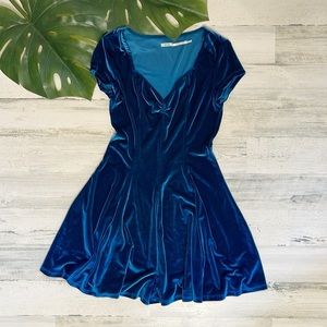 Kimchi Blue - Sapphire Velvet Sweetheart Mini Dress